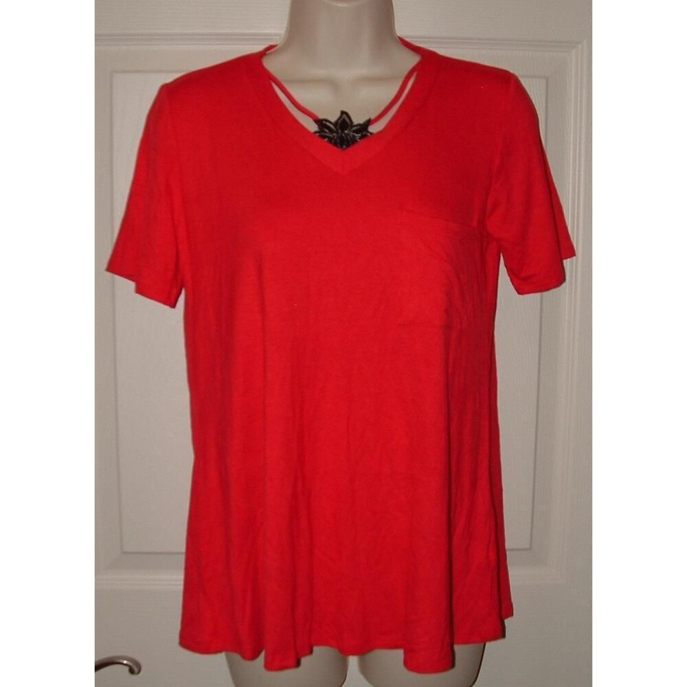 LIKE NEW Bright Red Sz Medium Soft Stretchy Rayon Lace Inset Tee Shirt BLUMIN